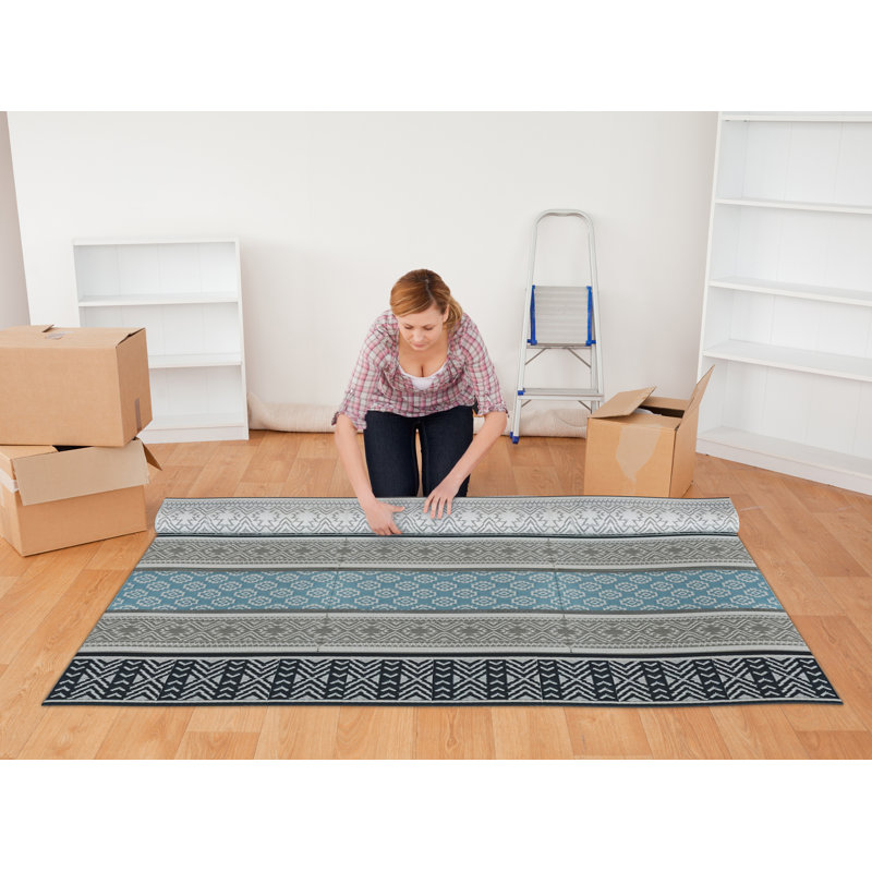 Union Rustic Deehan Geometric Grey/Teal Indoor / Outdoor Area Rug